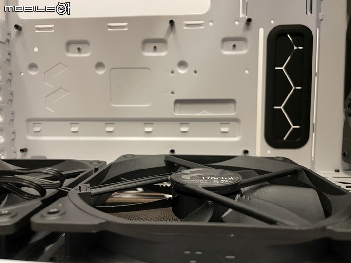 Fractal Design Torrent Compact 緊湊型ATX機殼 開箱+測試