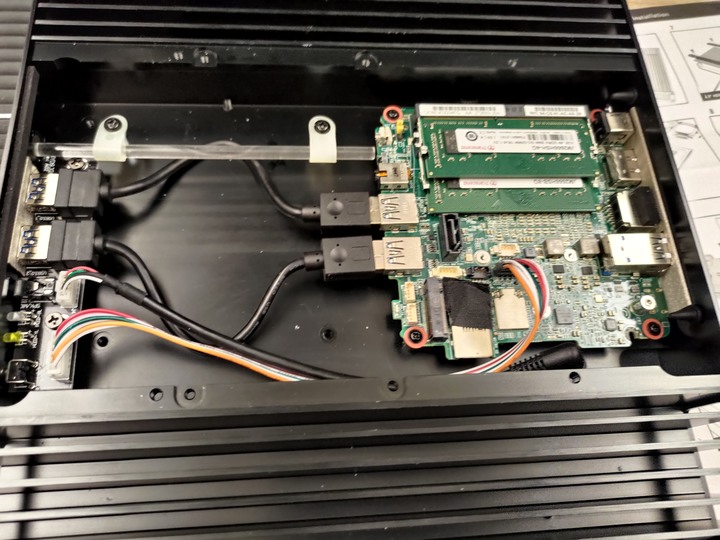 (開箱) NUC 換台式無風扇機殼