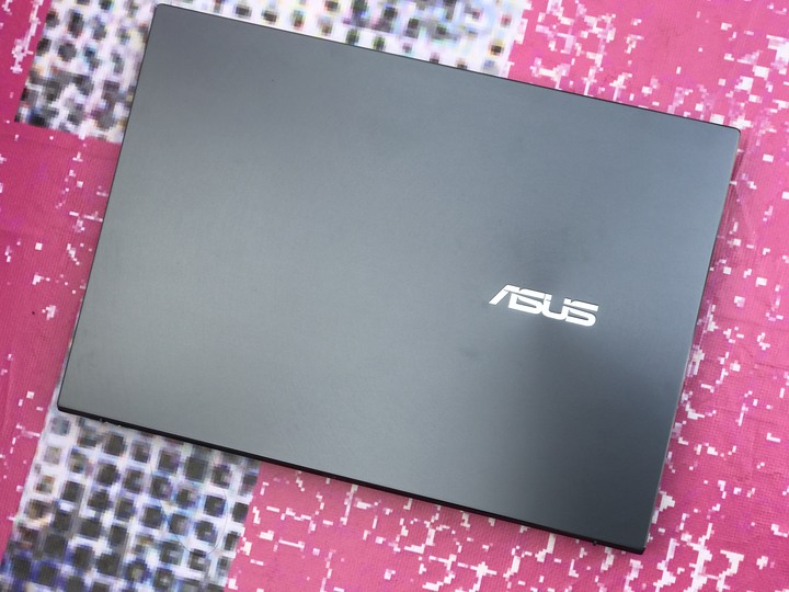ZenBook UX5400 滿足頂級的視覺饗宴