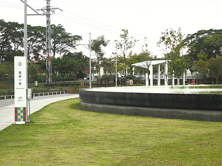 屏東市 屏東縣民公園|崇蘭新村(成功區)|勝利新村 之 屏東燈會展區 — 全臺首座工業遺構公園與最大面積日式宿舍群中的燈會