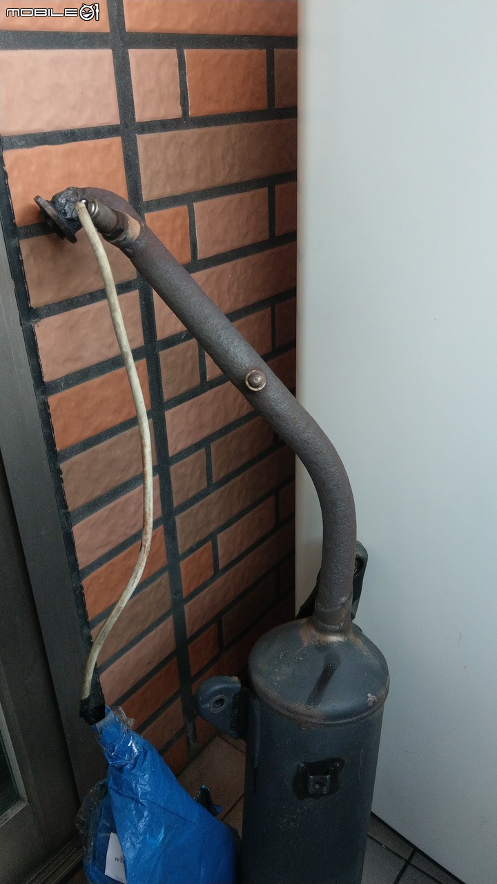 DIY保養排氣管 除鏽 噴耐熱漆