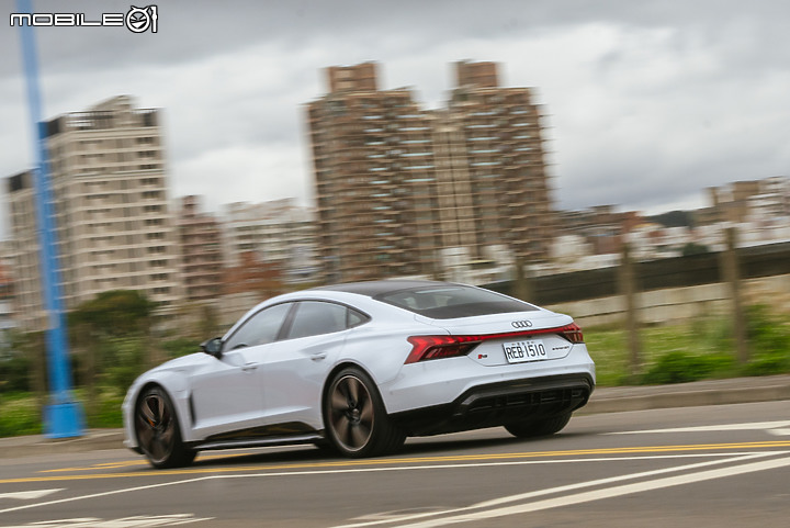 Audi RS e-tron GT試駕|後勁十足且充滿成熟魅力!