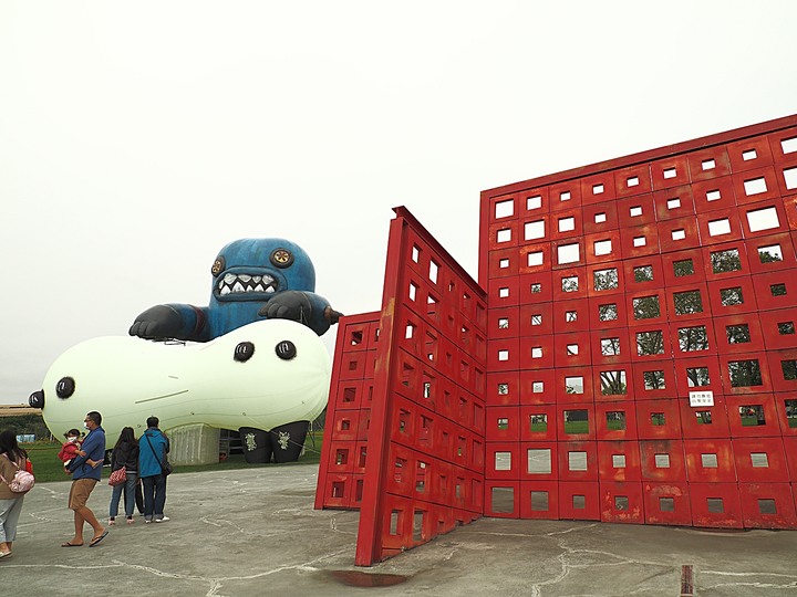 屏東市 屏東縣民公園|崇蘭新村(成功區)|勝利新村 之 屏東燈會展區 — 全臺首座工業遺構公園與最大面積日式宿舍群中的燈會
