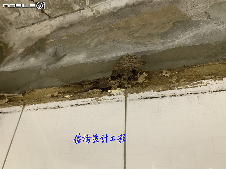 點我看大圖 浴室廚房天花板不怕白蟻吃光結構角材 | 100%全防水防白蟻塑膠角材 | 實際案例分享