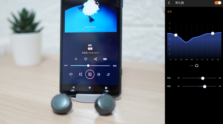 點我看大圖 兩千元內的真無線耳機開箱動手玩 CREATIVE OUTLIER AIR V3