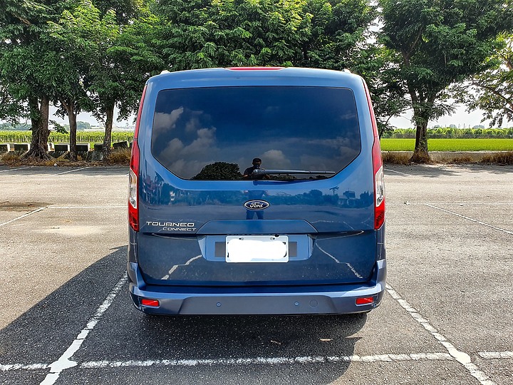 點我看大圖 Ford Tourneo Connect 使用心得