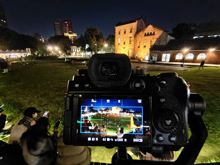 【錄影測試】松下S5 (高感ISO-12500) 與 七工匠 10mm2.8(星芒)測試