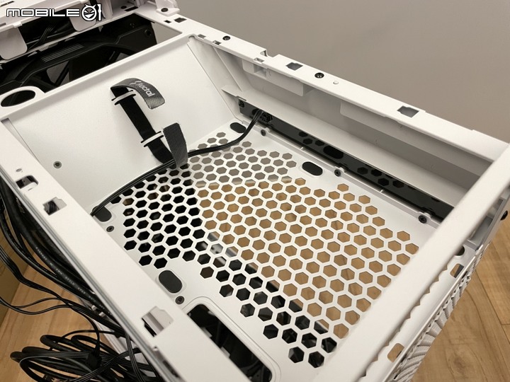 Fractal Design Torrent Compact 緊湊型ATX機殼 開箱+測試