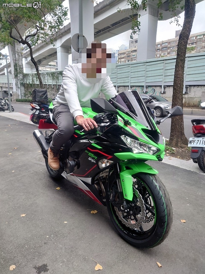 點我看大圖 【新車開箱】 2022年式 ZX6R 生日當天浮誇開箱~ (文多圖多廢話也很多XD)