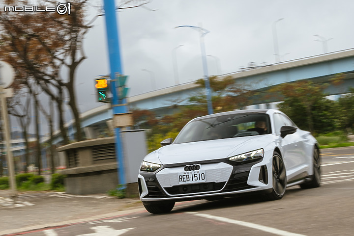 Audi RS e-tron GT試駕|後勁十足且充滿成熟魅力!