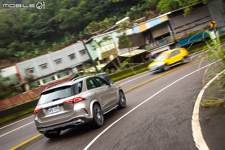 Mercedes-Benz GLE 300d 4MATIC 試駕｜換裝四缸輕油電，舒適性依然是最高水準！
