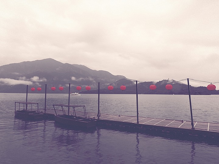 雨中日月潭紀實－朝霧碼頭、水社親水步道、蔣公涼亭、蔣介石碼頭、耶穌堂、梅荷園、向山遊客中心、玄奘寺、伊達邵