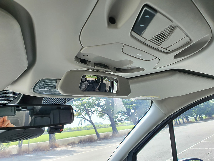 點我看大圖 Ford Tourneo Connect 使用心得