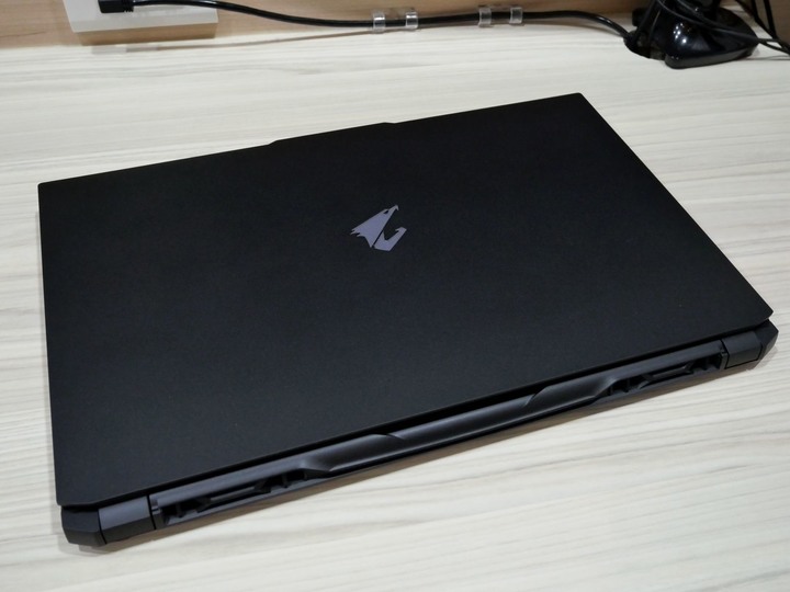 頂級配備電競筆電 AORUS 17 XE4 測試分享