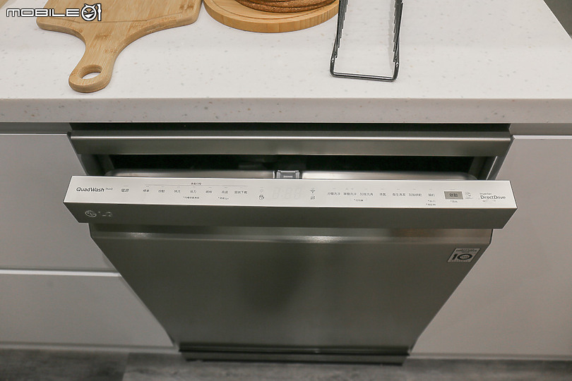 有蒸氣更乾淨!LG QuadWash™ Steam 四方洗蒸氣洗碗機