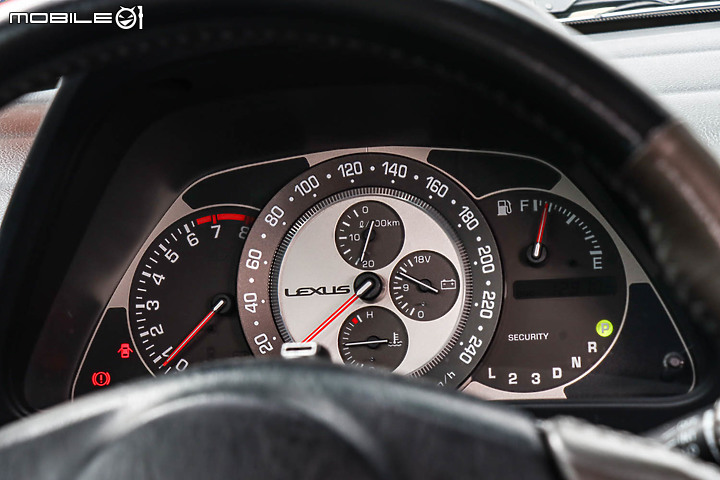 獨樹一格的操駕魅力傳承！Lexus「IS 200 Sport」x「IS 300h F Sport」