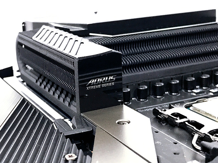 點我看大圖 GIGABYTE Z690 AORUS XTREME旗艦級極致主機板,開箱分享!
