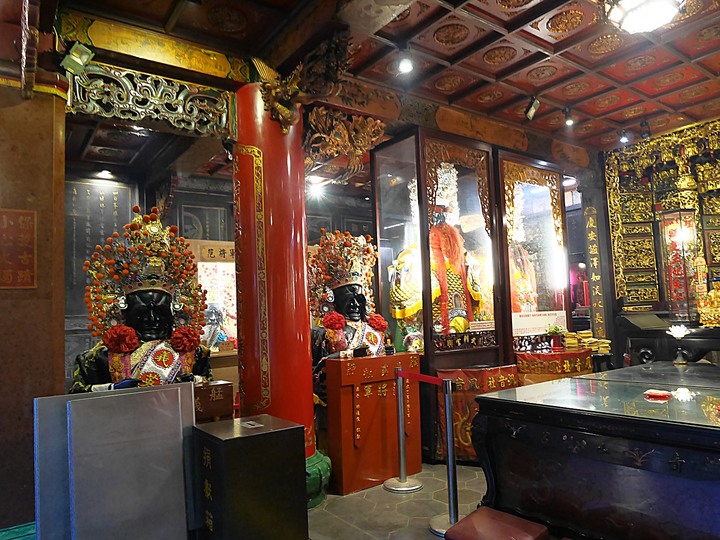 艋舺青山宮、朝北醫院、艋舺清水巖、萬華區史展示中心 — 艋舺市街散步之二