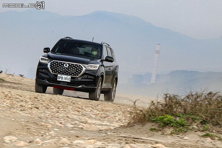 SsangYong Rexton 小改款試駕|硬漢底子依舊,多了ACC更貼心!