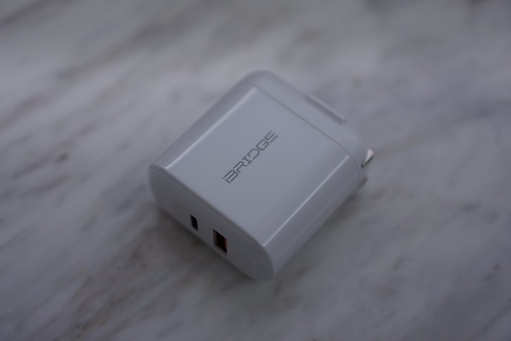 iBRIDGE 15W無線充電器｜三合一充電超省事Magsafe金屬支架橫豎都好用