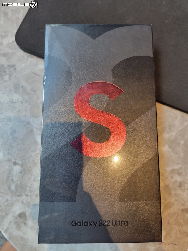 Samsung Galaxy S22 Ultra 夜幕紅開箱！實拍照片分享！