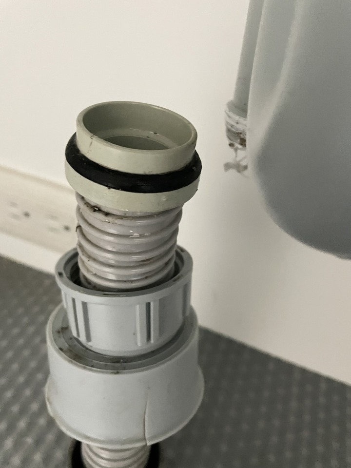 廚下排水管問題