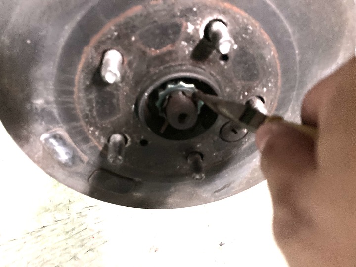 教學文:第一代RAV4 後傳動軸防塵套更換