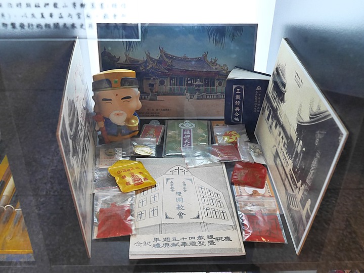 艋舺青山宮、朝北醫院、艋舺清水巖、萬華區史展示中心 — 艋舺市街散步之二