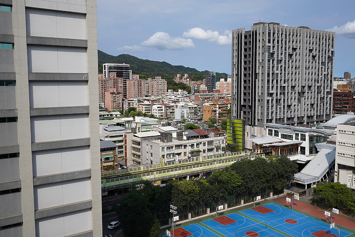 Sony FE PZ 16-35mm f/4 G 評測報告｜353g 輕量超廣角 電動變焦加持攝錄都行！