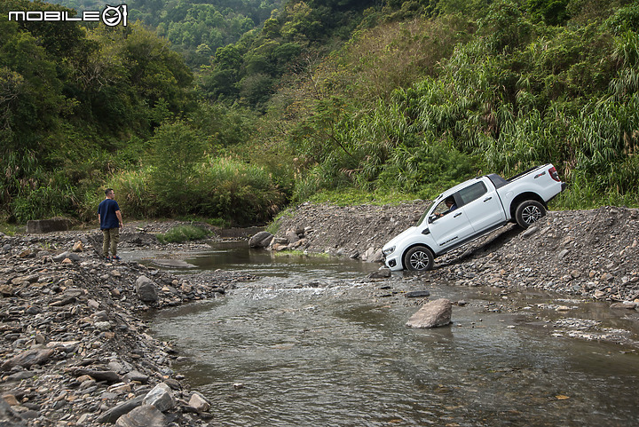 先苦後甘的野溪溫泉泡湯之旅 Feat. Ford Ranger運動型!