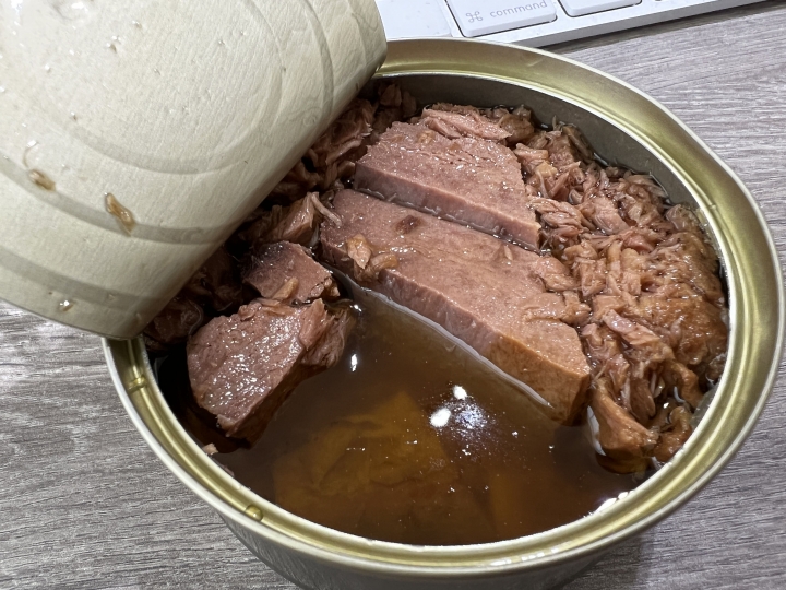 任性黑鮪魚罐頭試吃