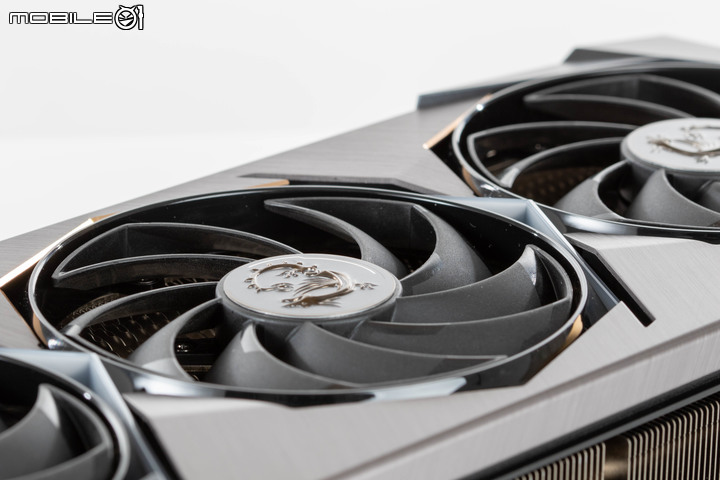 微星 GeForce RTX 3090 Ti SUPRIM X 24G 顯示卡開箱實測 消費級顯卡頂尖效能再突破