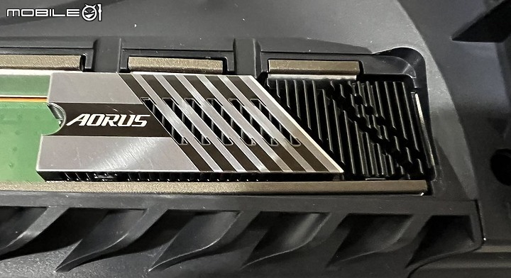 Gen4 下殺第一槍 AORUS NVMe Gen4 7000S 開箱