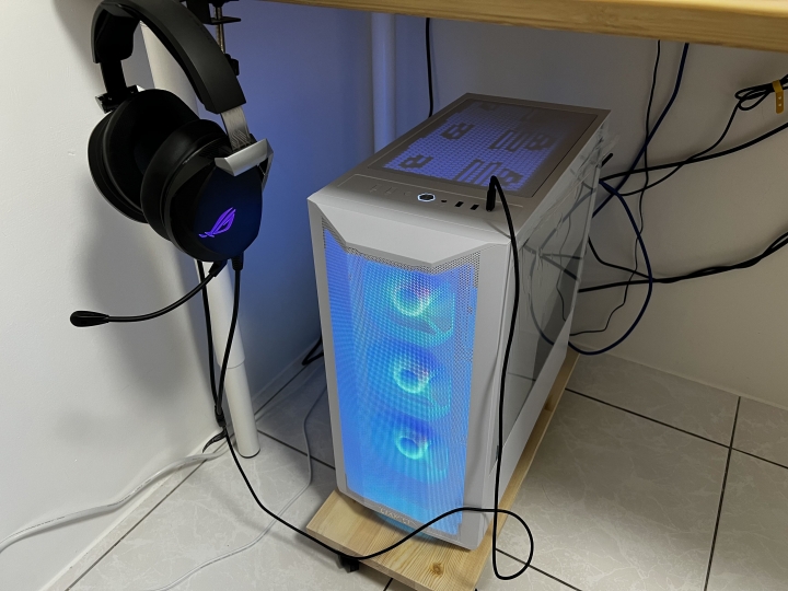 MSI MPG321UR-QD 簡單開箱