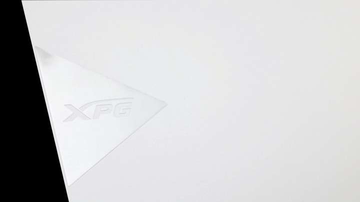 電競品牌走入時尚輕薄生活 XPG XENIA Xe，與 Intel 聯手打造長效筆電