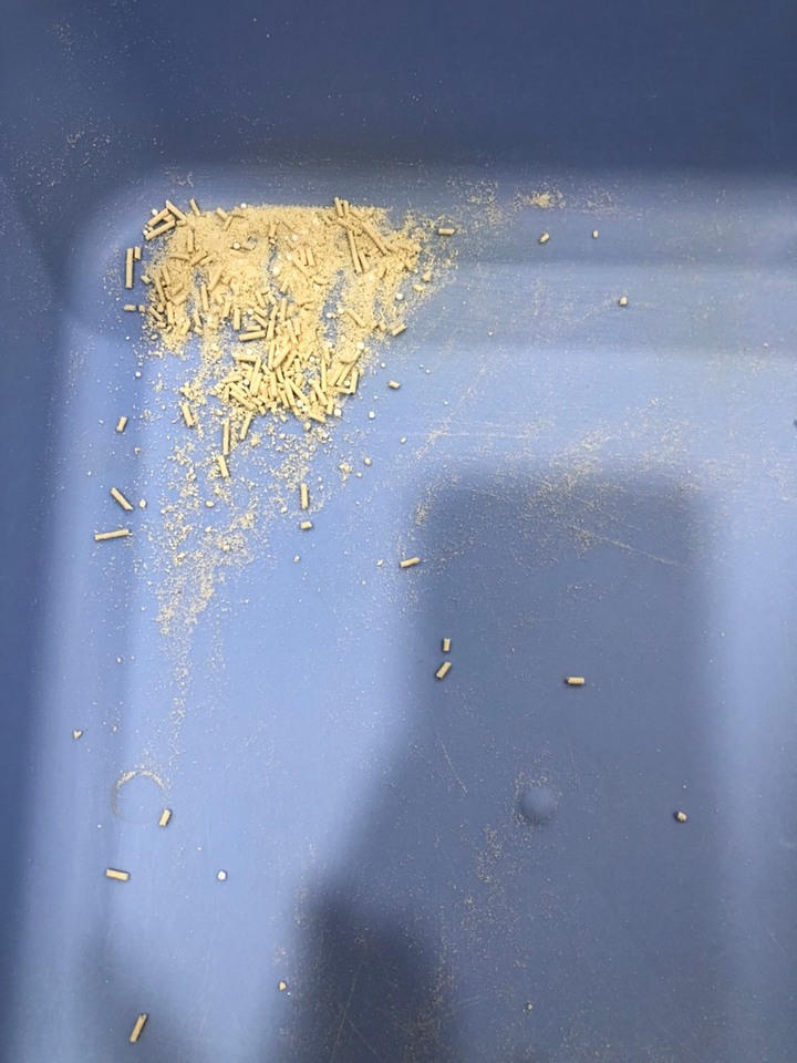 這幾年用的三款貓砂評比(毛怪花生殼砂、pidan豆腐砂、防禦工事礦砂)