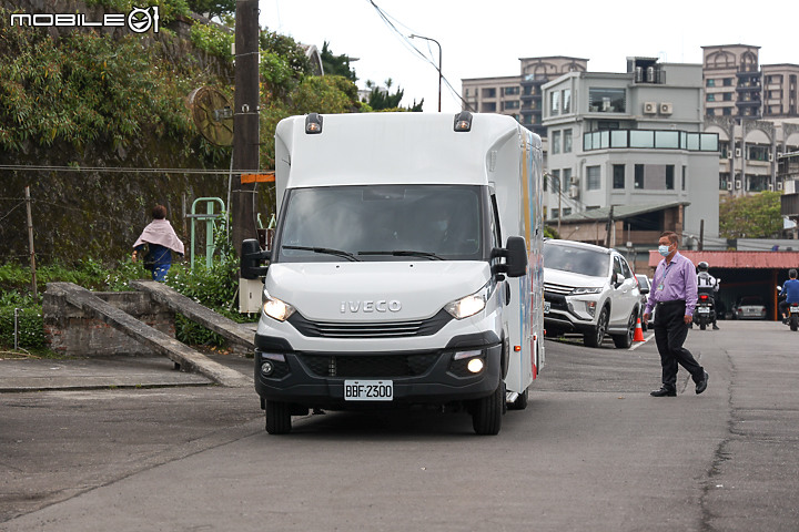 【採訪】前進偏鄉 隨時服務 公路總動員 行動監理站上路啦!