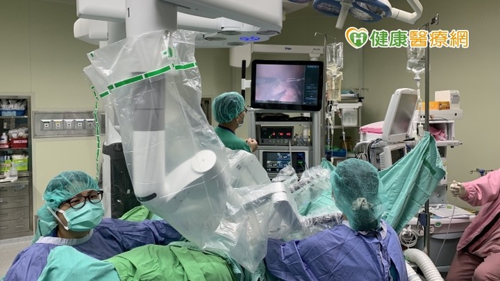 點我看大圖 攝護腺癌患者避免漏尿、勃起障礙全靠「美軍機器人」