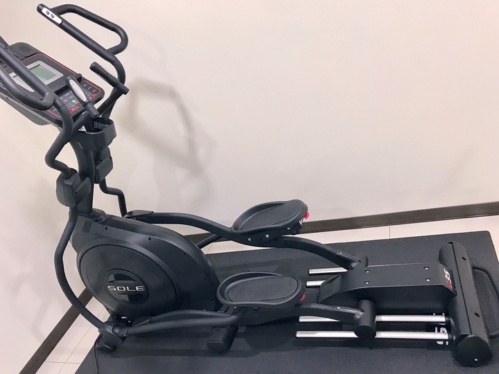 開箱 SOLE E35 橢圓機