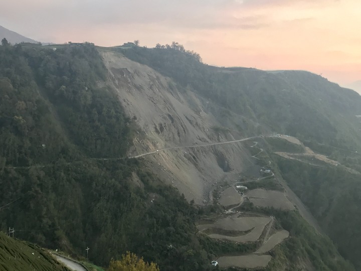 跨界 Cross 旅遊--翠巒、紅香、瑞岩、慈峰、翠峰、靜觀、合作、平靜、力行、華岡