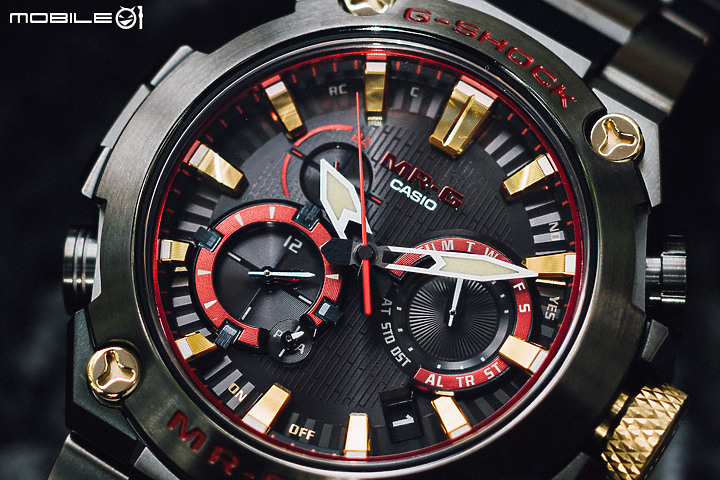 G-SHOCK「赤備」MRG-B2000B-1A4|賦予武士精神 成就品牌層峰!
