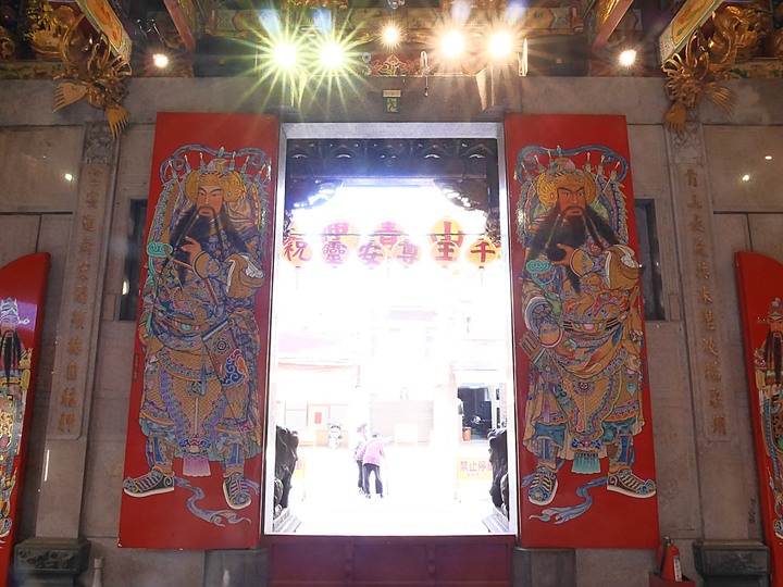 艋舺青山宮、朝北醫院、艋舺清水巖、萬華區史展示中心 — 艋舺市街散步之二