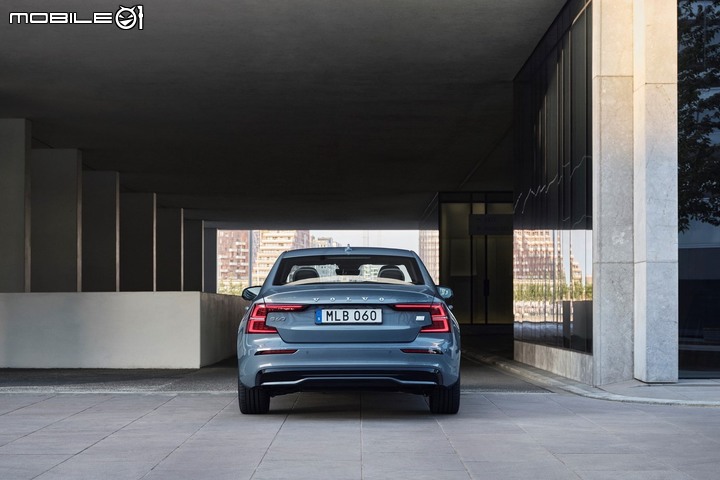 【海外新訊】Volvo S60/V60小改款登場，外觀小針美容、主機換裝Google車載系統！