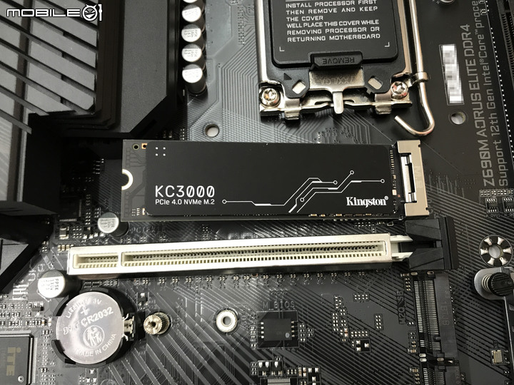 點我看大圖 技嘉Z690M AORUS ELITE DDR4 滿滿的Gen4SSD 3插槽 雞排主機板 簡單開箱