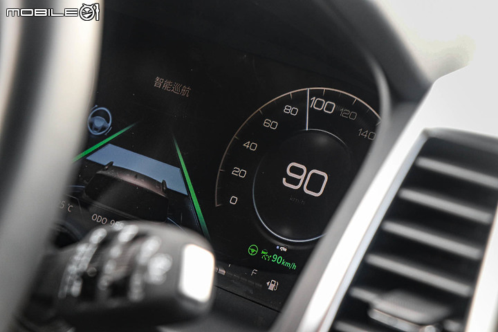 SsangYong Rexton 小改款試駕|硬漢底子依舊,多了ACC更貼心!