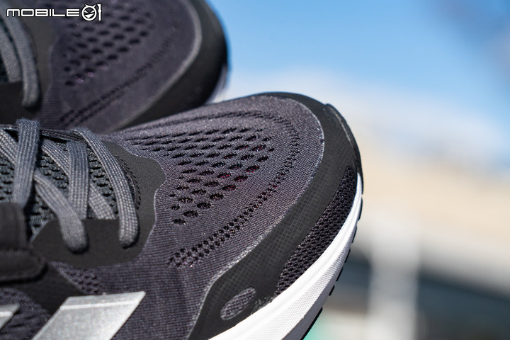 adidas Adistar 跑鞋開箱分享|長距離訓練的專用戰靴!