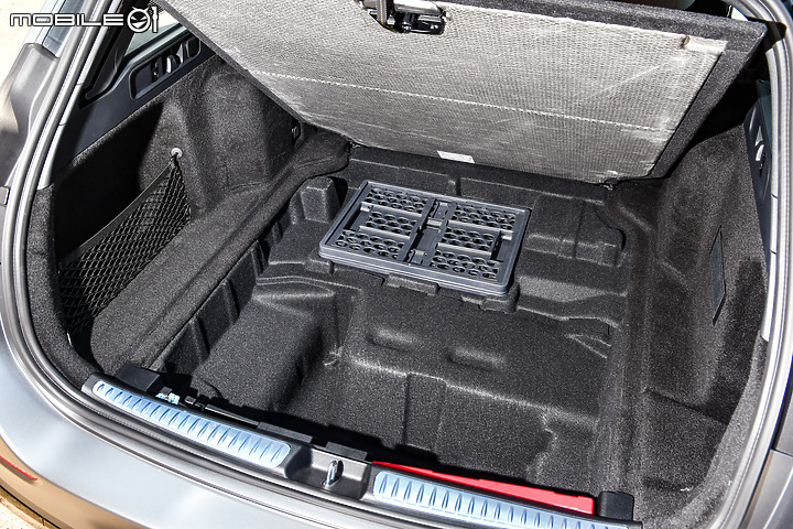 M-Benz C300 Estate運動版試駕 │ 能帥能跑更能載，科技跑旅人人愛！