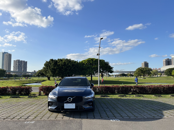 讓新的 V60,接全家人回家!