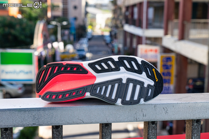 adidas Adistar 跑鞋開箱分享|長距離訓練的專用戰靴!