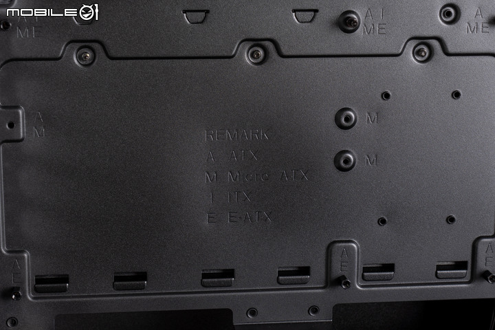 CORSAIR iCUE 5000T RGB 機殼開箱實裝 以滿滿燈效設計打造個人絢爛風格
